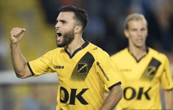 包含湖南湘涛主场惨败新疆雪豹，保级压力增大的词条