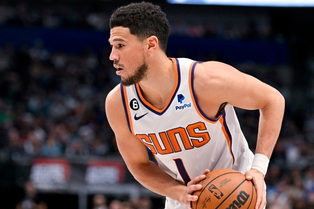 奇才翻盘日本男篮，布克一己之力扛起全队