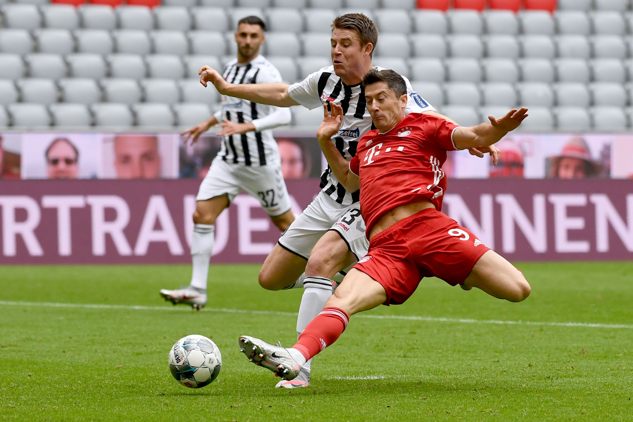 开云体育在线-足球赛事精彩瞬间盘点，年度回顾震撼登场的简单介绍