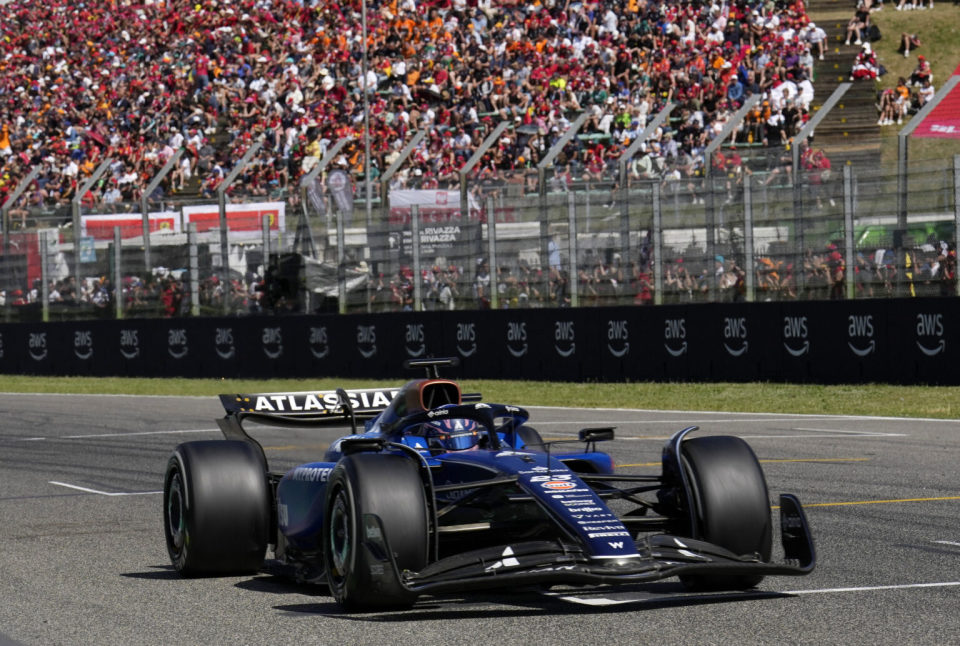 开云体育下载-包含雷诺车队轻取红牛二队，勒克莱尔点燃赛场的词条